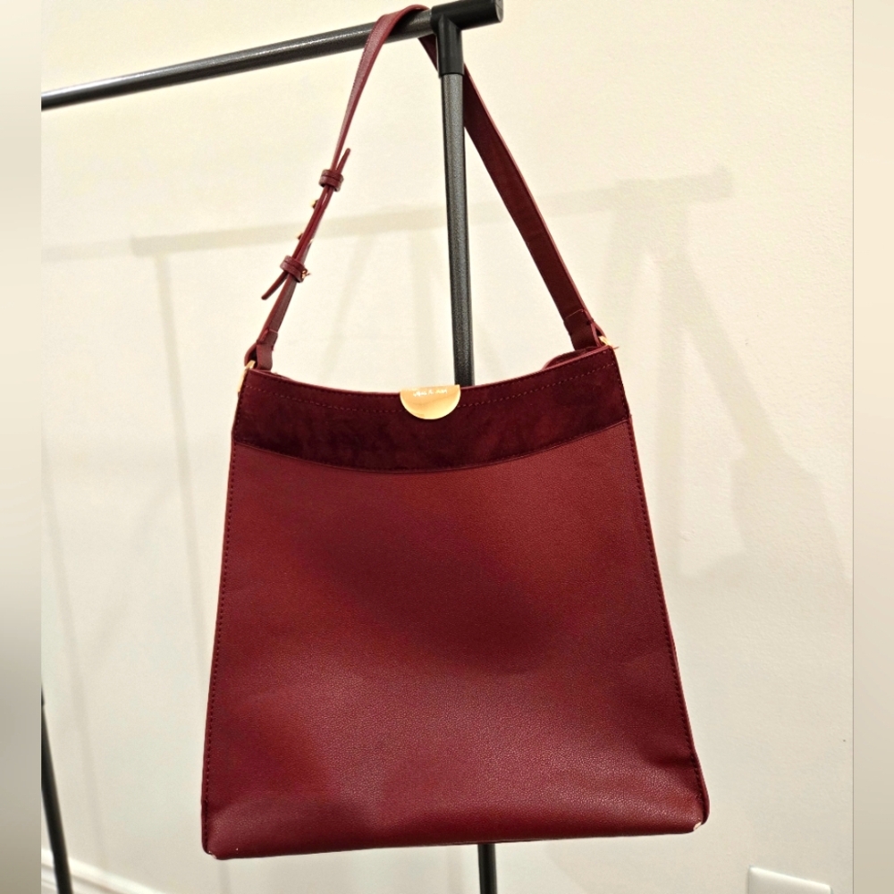 Elegant Burgundy Shoulder Bag